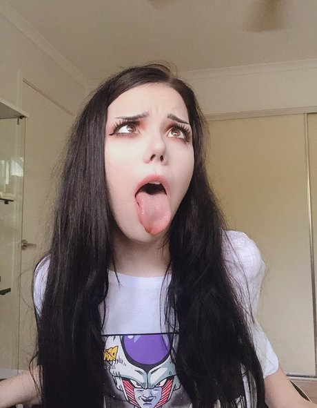 Alicia Ahegao セクシー女優 写真