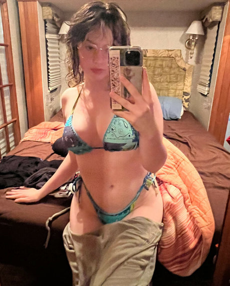 裸の女の子オンリーファンズ 素敵 写真