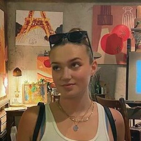 Skye Upshall ポルノ女優 写真