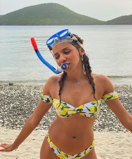 Riri Bichri 完璧なモデル 写真