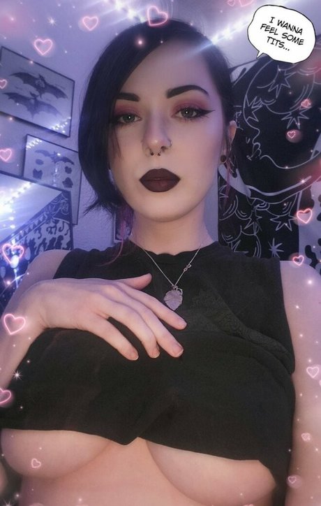 巨乳ランジェリーオンリーファンズ 美しいヌード 画像