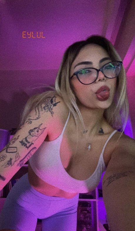 ティーンレズビアンオンリーファンズ 無料xxx 画像