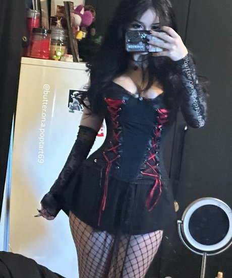 butter on a poptart69 美しいモデル 写真