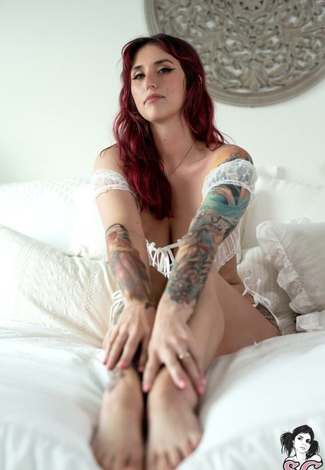 Lovemeferal セクシーモデル 画像