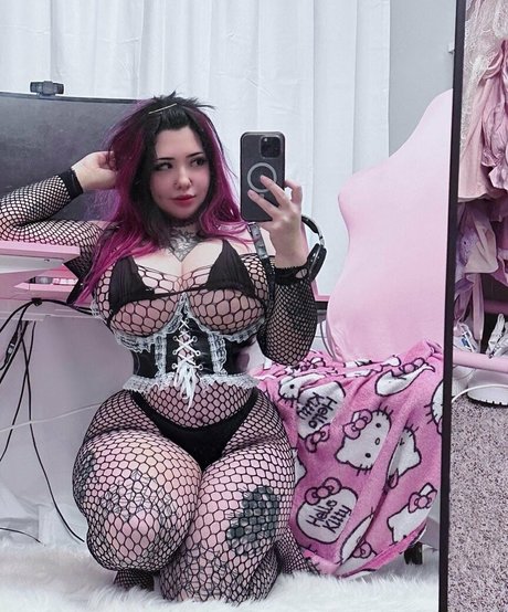 Venomous dolly ポルノスター 無料 写真