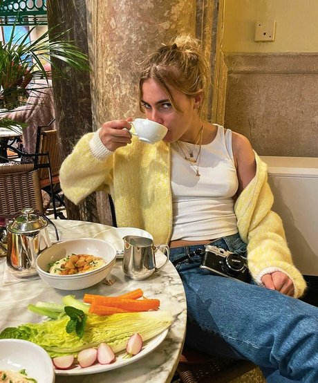 Female Football ポルノスター 画像