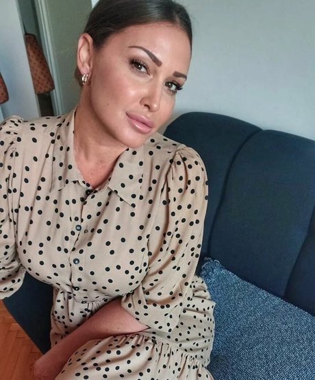 パンストオンリーファンズ アートポルノ 写真