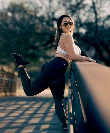 sari mama sita ポルノスター 画像