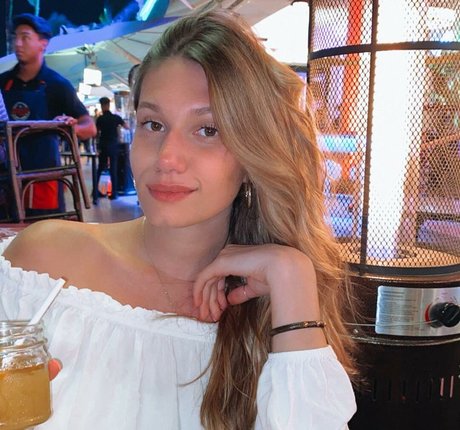 足 マンコ オンリーファンズ 美しい 写真