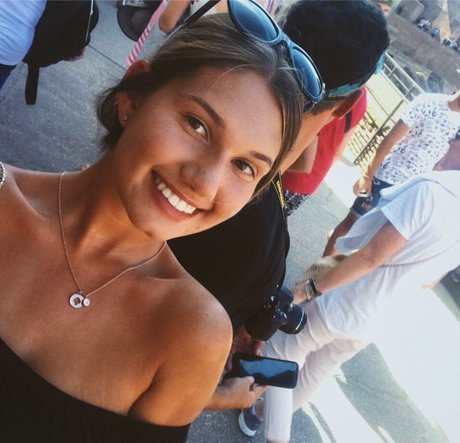 Sierra Bate 高品質スター 写真