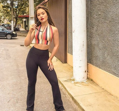 Karize Brum 女優 画像