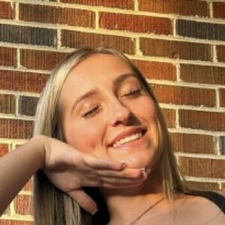 Alyssahartttt セクシーなポルノスター 写真