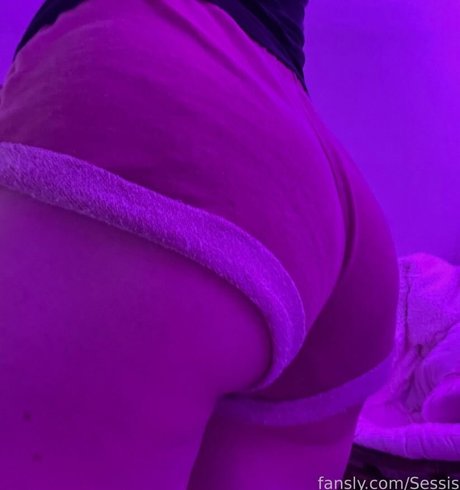 Sessis ポルノスター 写真