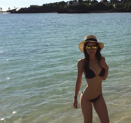 Lizwenya ポルノスター ホット ギャラリー