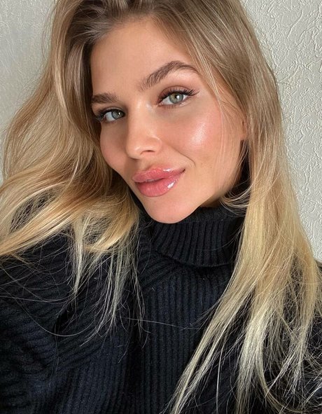 Julia Wind ポルノスター アート 写真