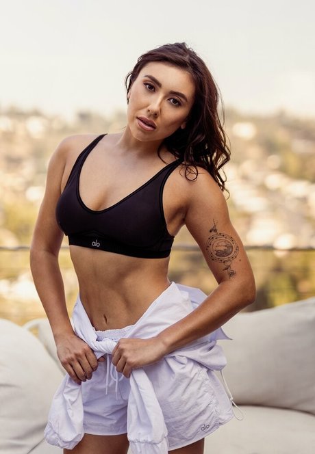 Gia Venetia ホットなポルノスター ギャラリー