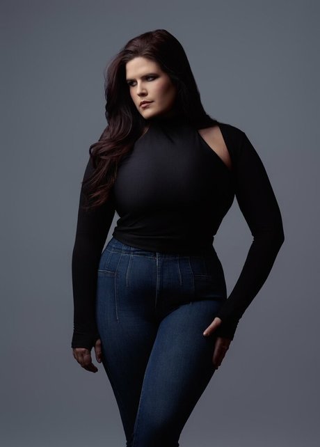 レズビアン乱交オンリーファンズ 無料エロ ギャラリー