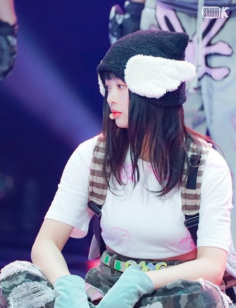 Hanni Pham ヌード女優 写真