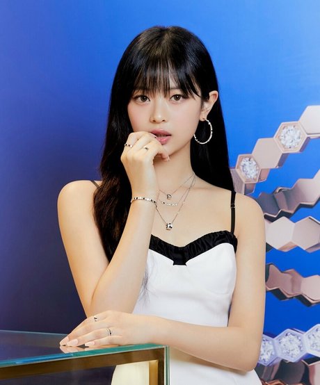 Hanni Pham 最高のスター 写真