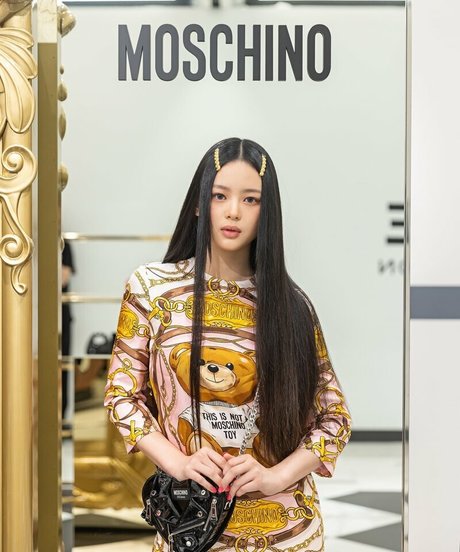 Hanni Pham アート女優 写真