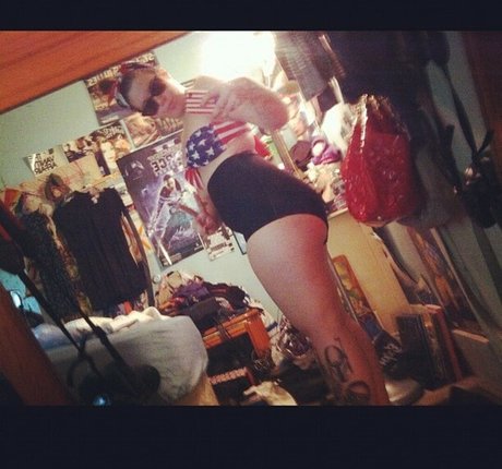 Stepstool Sarah ポルノモデル 写真