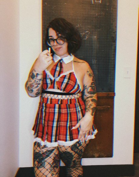 Stepstool Sarah 美しいポルノスター 写真