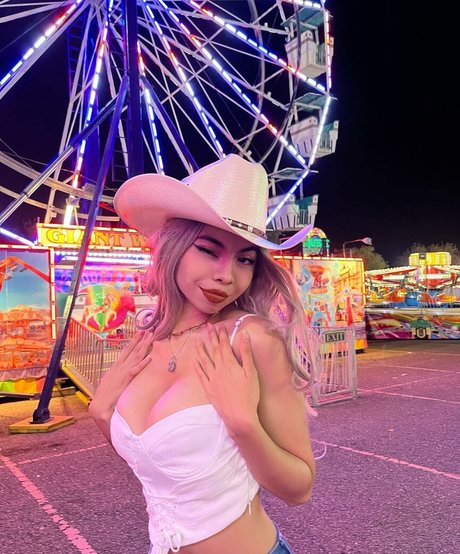 Fatima Guevara ポルノスター ヌード 写真