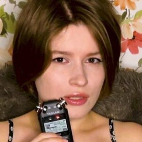 Lerka ASMRka 無料のスター 写真