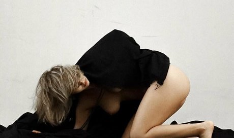 パンツを食い込ませるオンリーファンズ ポルノ 写真