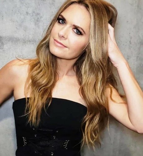 Maggie Lawson 高品質モデル 写真