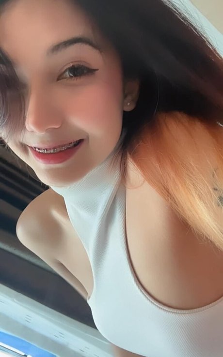 Yanna Davud かわいいモデル 写真