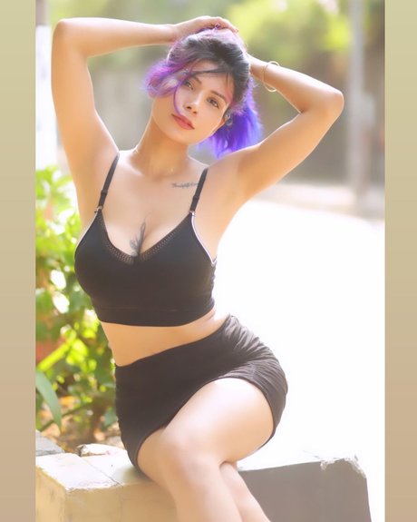 Annie Sharma ポルノスター ホット 写真