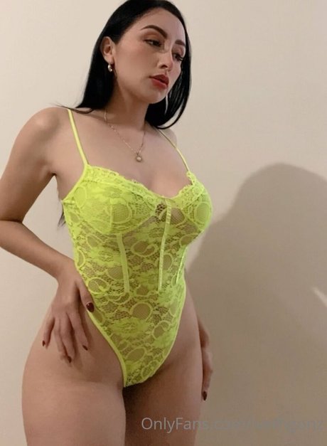 Iveth Gonz_ エロティックなスター ギャラリー