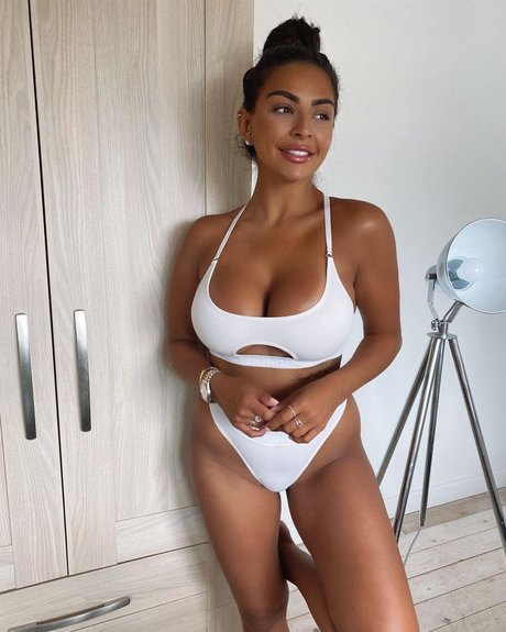 Natasha Sandhu 無料のポルノスター 写真