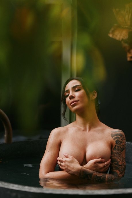 _Sakineko X_ セクシーなポルノスター 画像