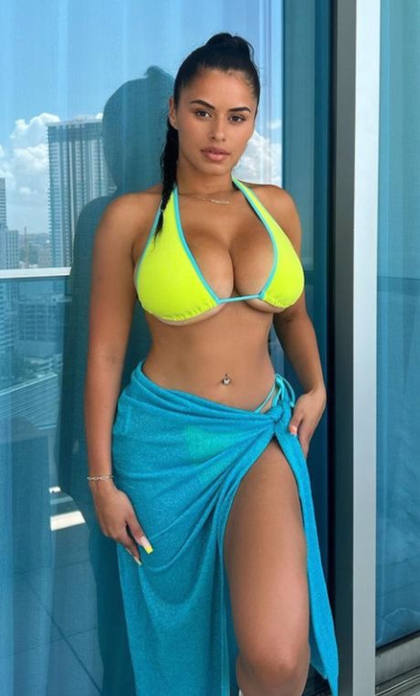 いちごミルクオンリーファンズ セクシー 画像