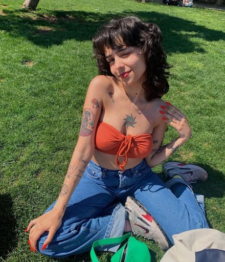 Ciciguener ポルノスター 無料 写真