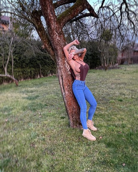 Deminecka_ アートモデル 写真