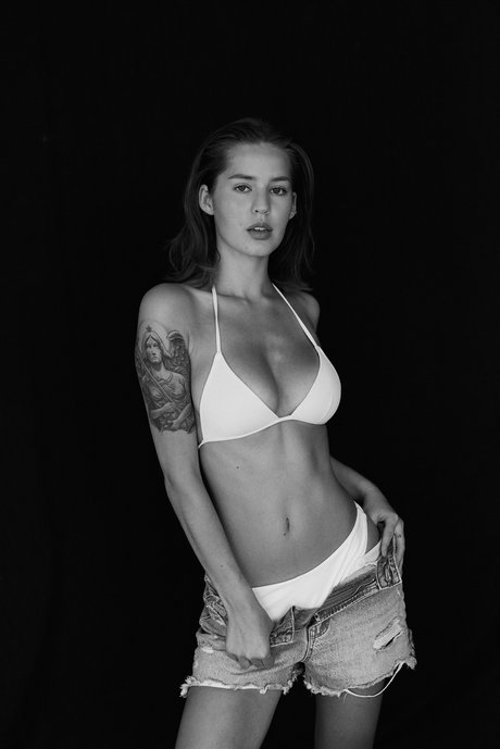 巨乳熟女オンリーファンズ 美しい裸 ギャラリー