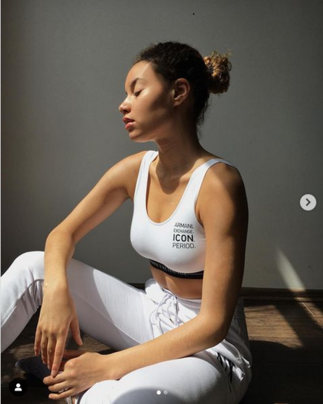 Lara never laura アート女優 画像