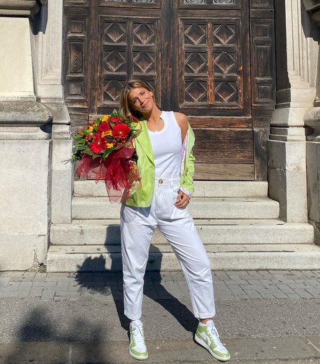 ティーンウェブカメラオンリーファンズ セクシー裸 画像