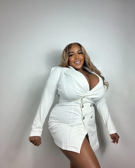 JeNelle Tucker 女優 ギャラリー