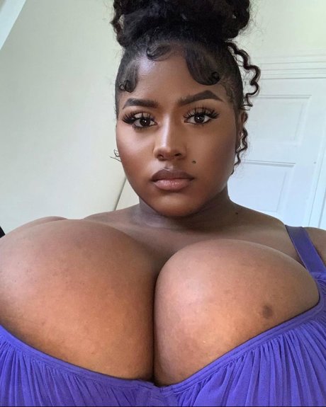 JeNelle Tucker HDモデル ギャラリー