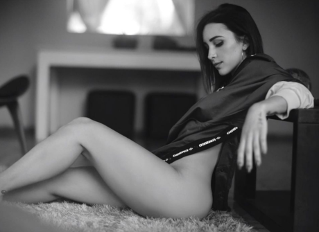 ティーンランジェリーオンリーファンズ 無料ポルノ 画像