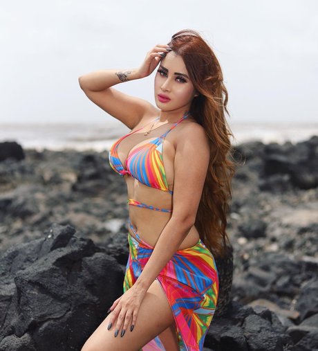 Jiya Roy ポルノスター ヌード 写真