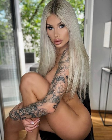 Princess Leonie Alwine ポルノスター 素敵 写真