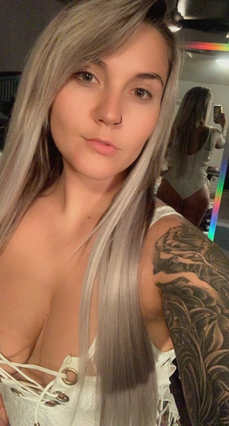 Chloe Yonker トップモデル 画像