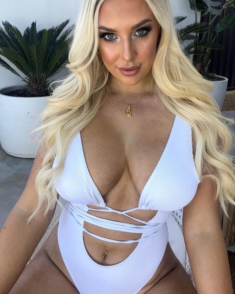 黒檀BBW オンリーファンズ ヌード 写真