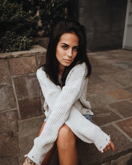 ニューハーフの乗馬オンリーファンズ セックス 写真