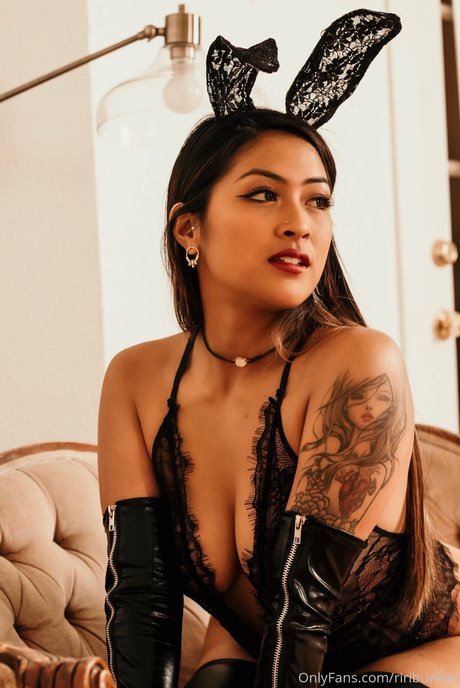 後背位オンリーファンズ 無料エロ 画像